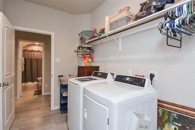 Building Photo - 18119 Humber River Ln