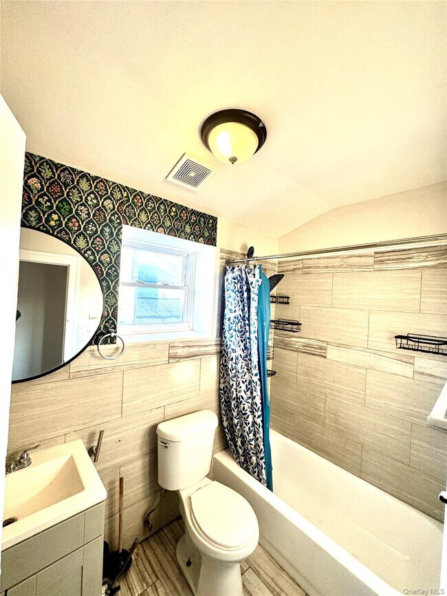 Building Photo - 164-41 108th Dr