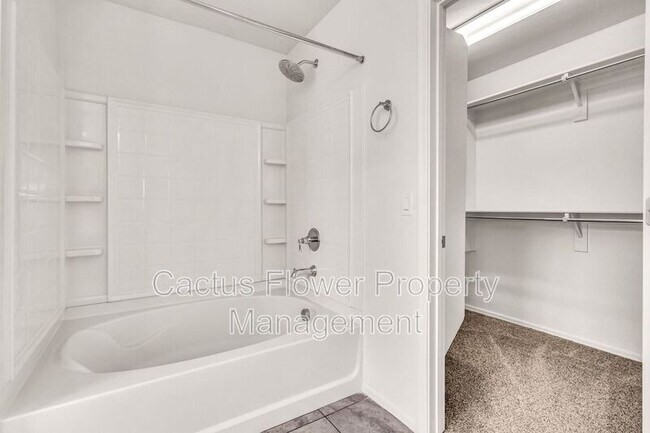 Building Photo - 1245 N Balboa