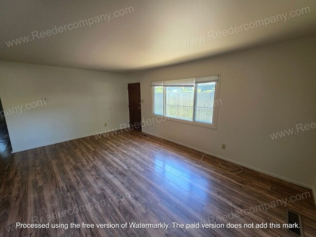 Building Photo - Newly updated 3 bedroom 1 bathroom house