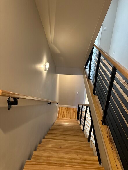 Building Photo - 3912 Utica St