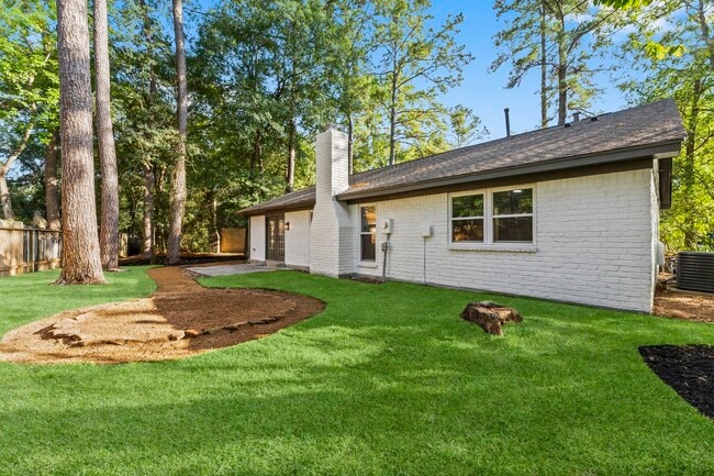 Building Photo - 26 E Woodtimber Ct