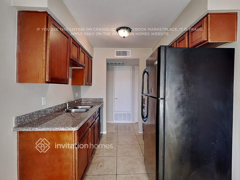 Building Photo - 1013 W Frito Ave