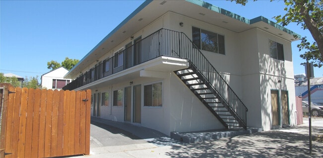 Front - 1213 San Pablo Ave