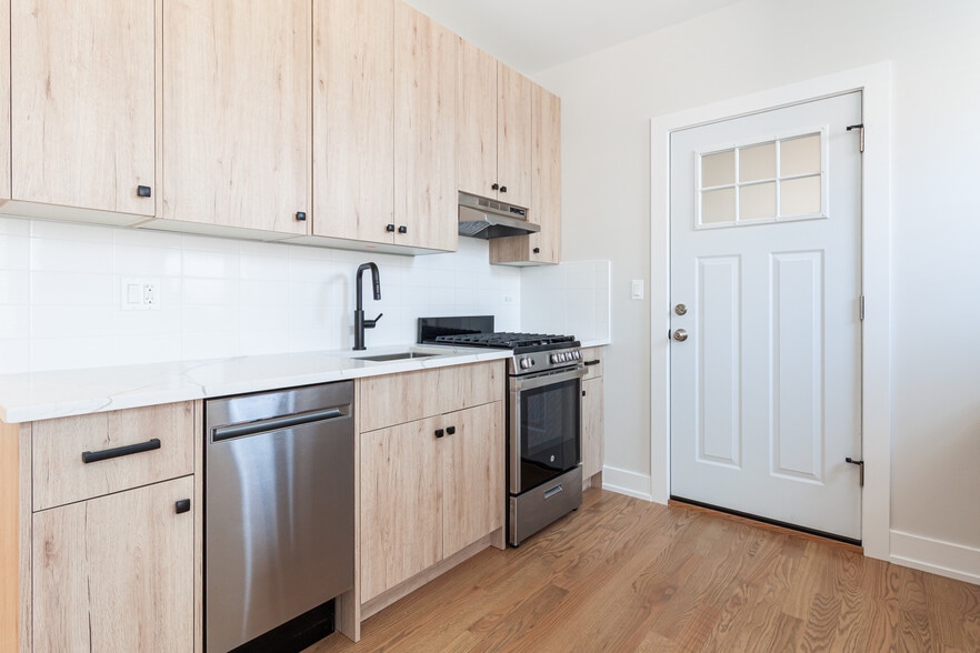 Building Photo - 3531 N Broadway St