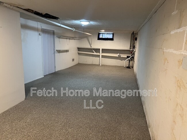 Building Photo - 143 Cedar St