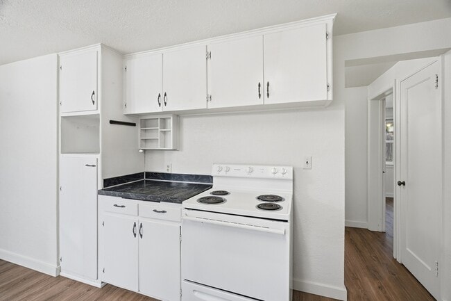 Building Photo - 1307 E Thurston Ave