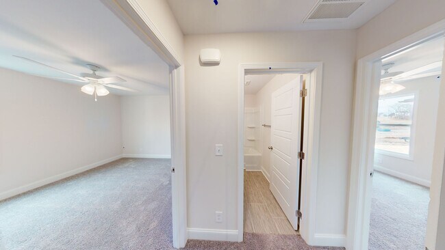 Building Photo - Modern Comfort Meets Everyday Convenience in Clarksville