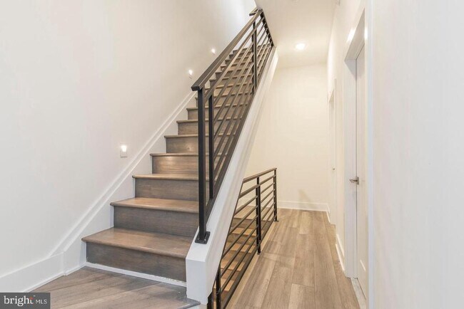 Building Photo - 90-94 E Laurel St