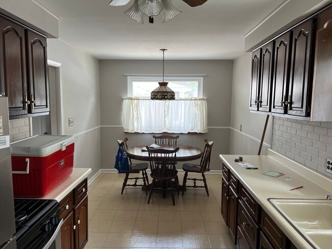 Building Photo - 3 Bedroom Home in Frasier