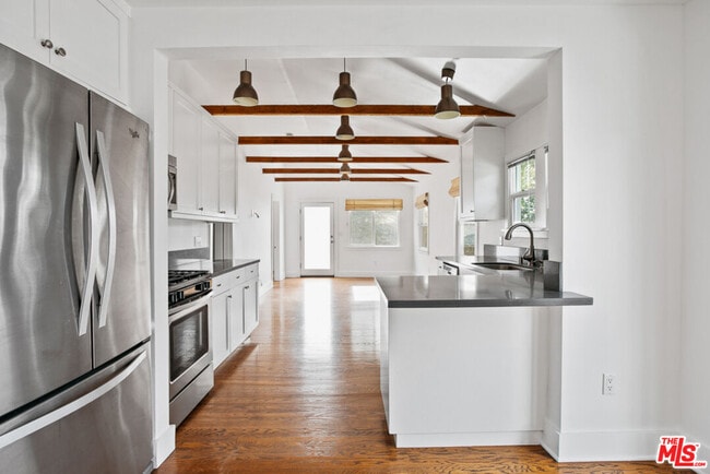 Building Photo - 6217 Poppy Peak Dr