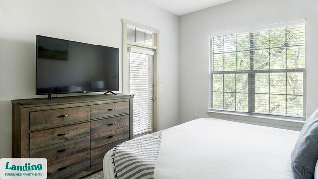 Building Photo - 10800 Lakeline Blvd