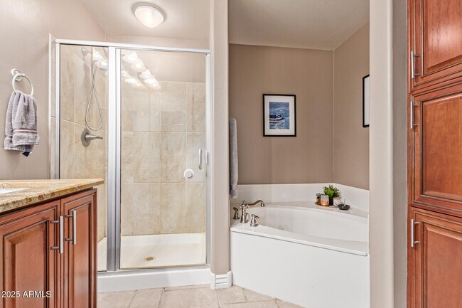 Building Photo - 5450 E Deer Valley Dr