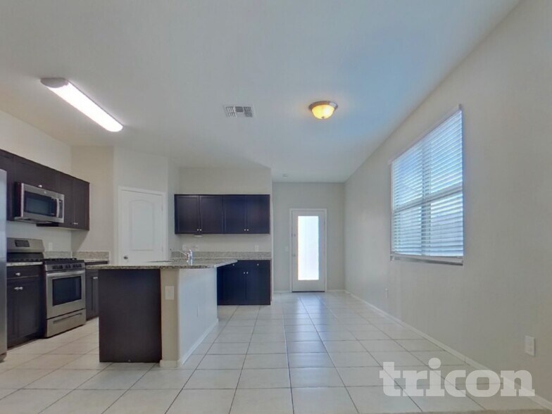 Building Photo - 29964 W Mulberry Dr
