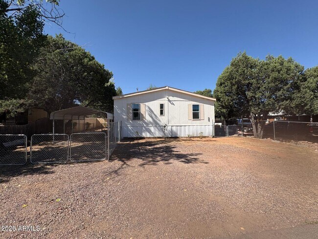 Building Photo - 1007 W Saddle Ln