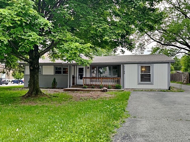 Primary Photo - 4 bed 2 bath in Fishers!