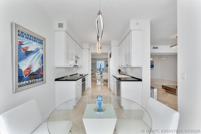 Building Photo - 3200 N Ocean Blvd