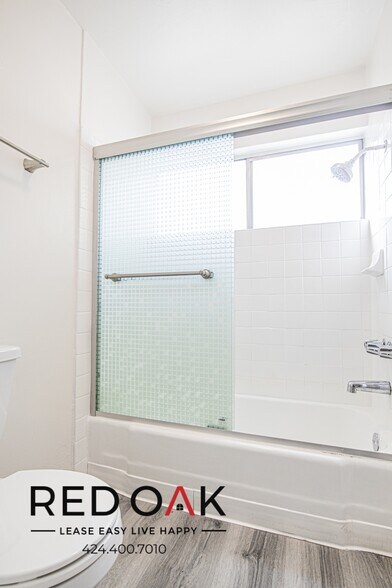 Building Photo - 4433 Colbath Ave