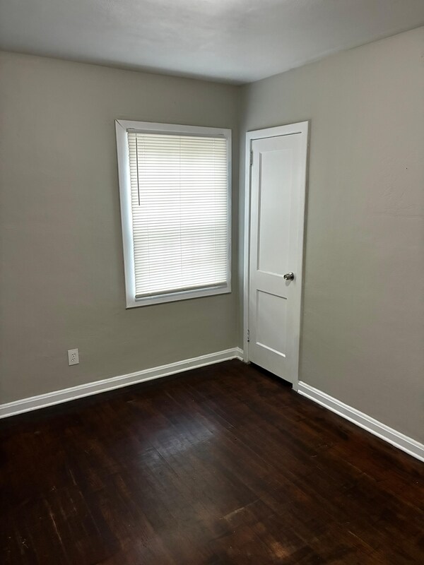 Building Photo - 3532 Crassia St