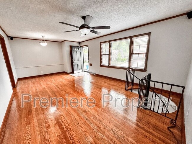 Building Photo - 3029 W 74th St