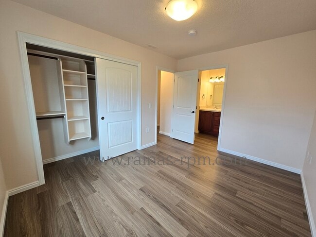 Building Photo - 3507 N Maple Grove Rd