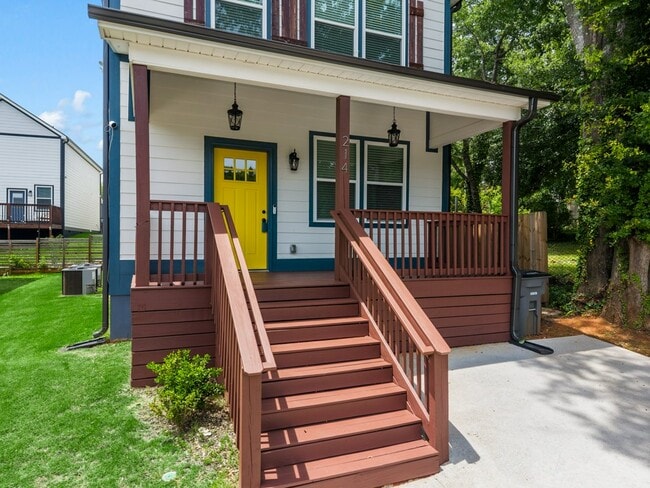 Building Photo - 214 Averill St