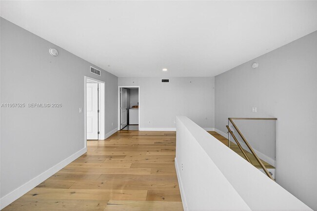 Building Photo - 400 Sunny Isles Blvd