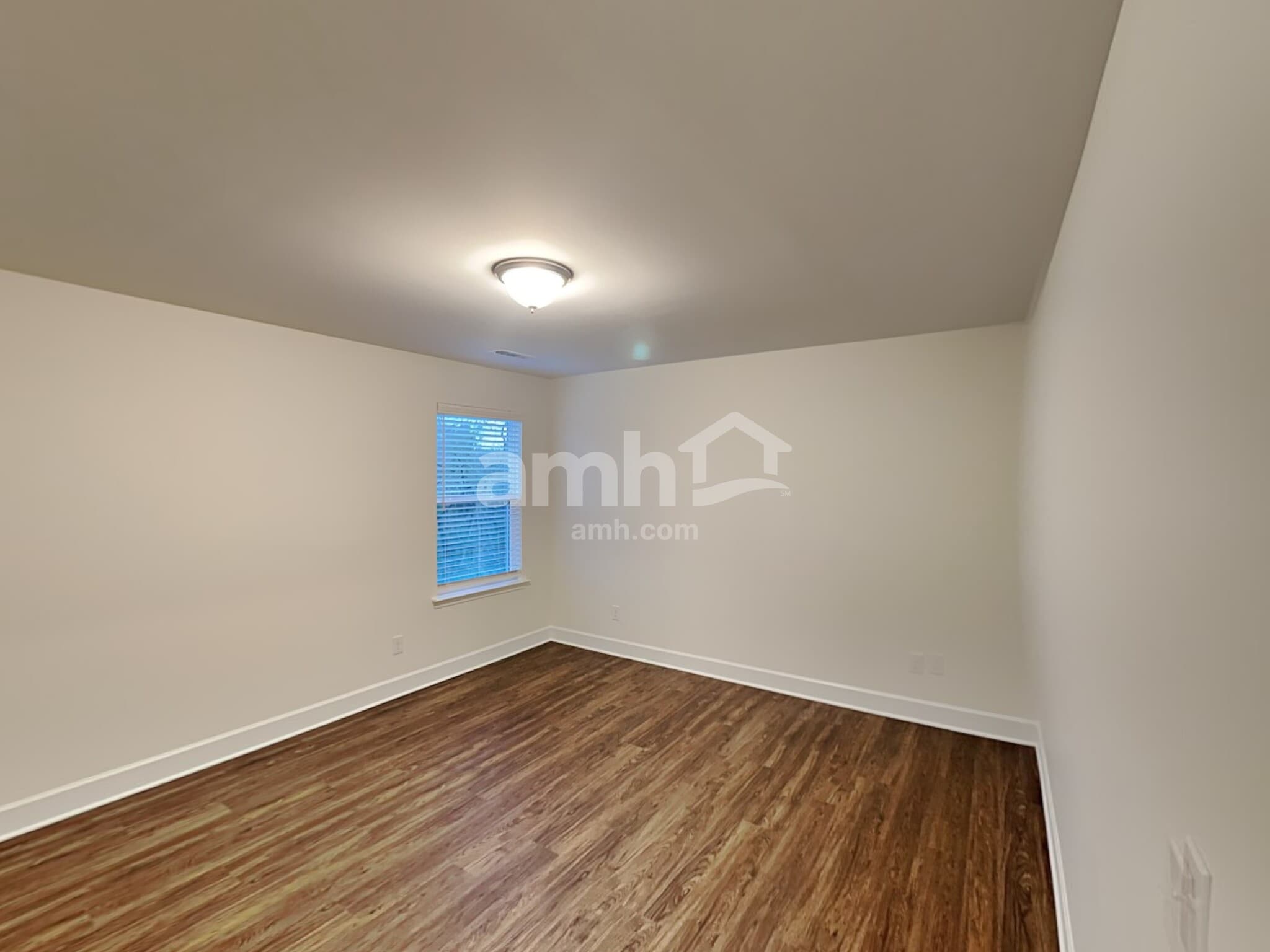 Building Photo - 3012 Esquire Dr