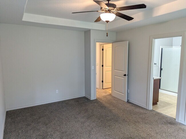 Building Photo - 407-409 Madrona Ave SE