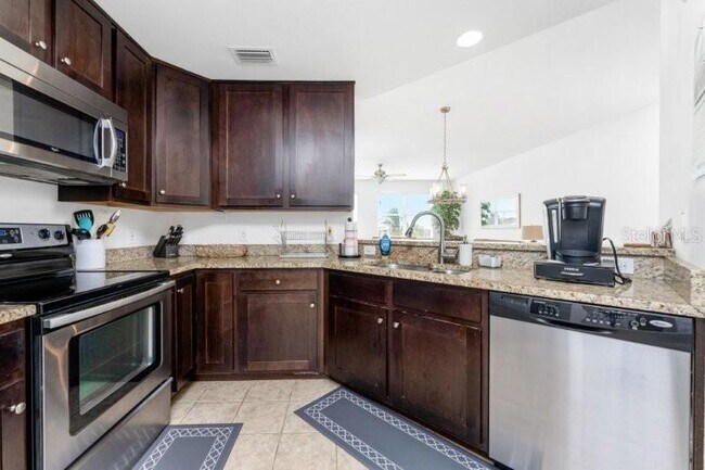 Building Photo - 2001 Bal Harbor Blvd