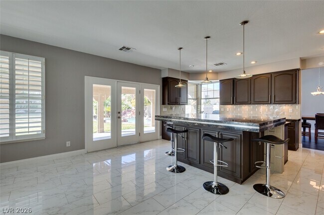 Building Photo - 152 Ultra Dr