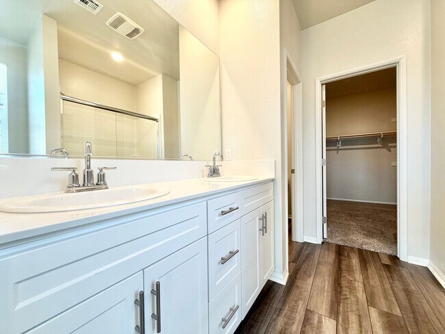 Building Photo - 3 bedroom Solar Home in Heirloom Farms for LEASE!