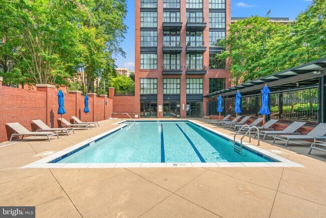Building Photo - 1600 Clarendon Blvd