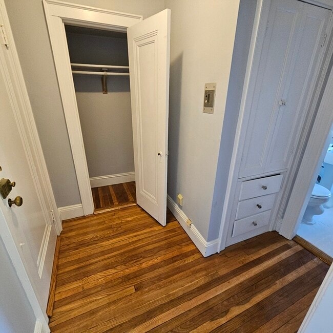 Building Photo - 48 Strathmore Rd