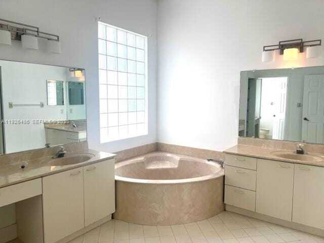 Building Photo - 1561 NW 159th Ave