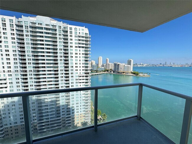 Building Photo - 1155 Brickell Bay Dr