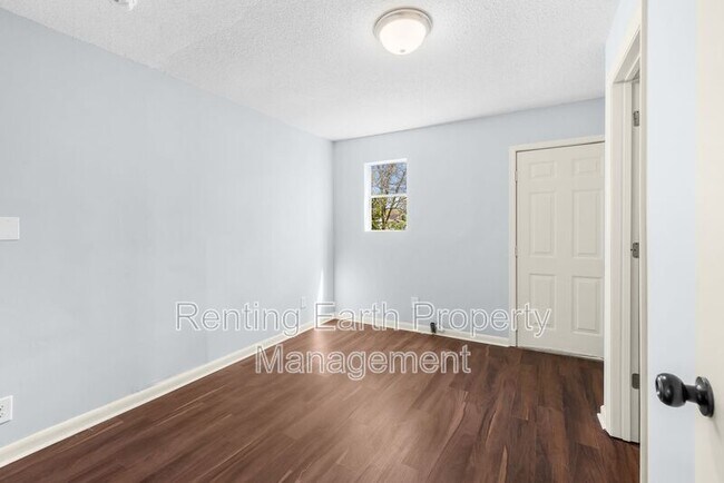 Building Photo - 6309 3rd Ave S