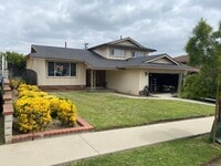 Building Photo - 15375 E La Belle St
