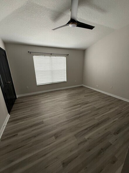 Building Photo - 30316 Elderwood Dr