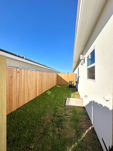 Building Photo - 2918 W Driftwood St