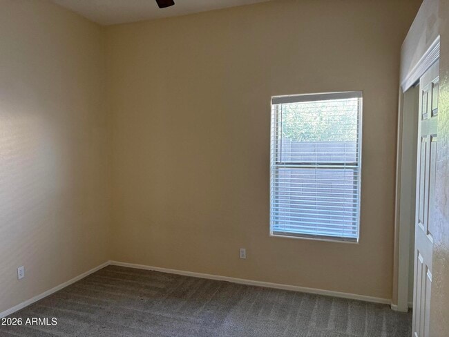 Building Photo - 628 E Ranch Rd