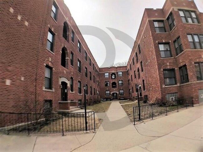 Primary Photo - 1 bedroom in CHICAGO IL 60657