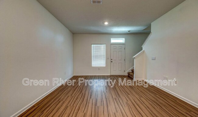 Building Photo - 827 Rivertree Pl