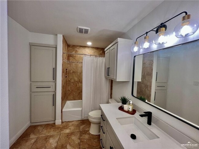 Building Photo - 14 N 22nd St