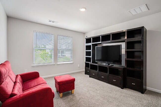 Building Photo - 279 Persian Ivy Way