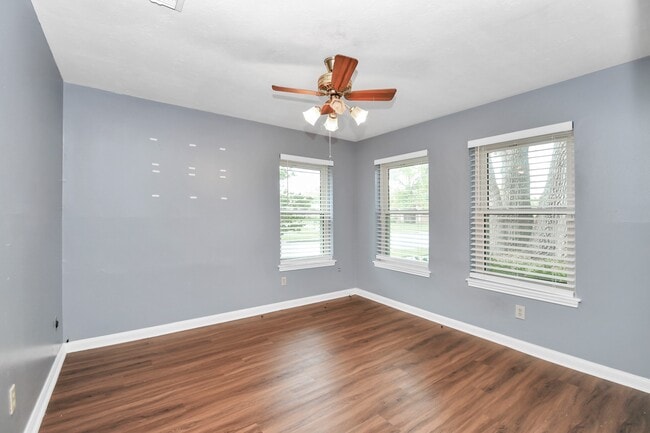 Building Photo - 2510 Hilton Head Dr