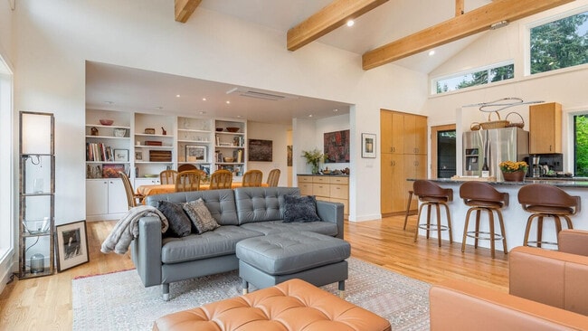 Building Photo - 13006 NE 149th St