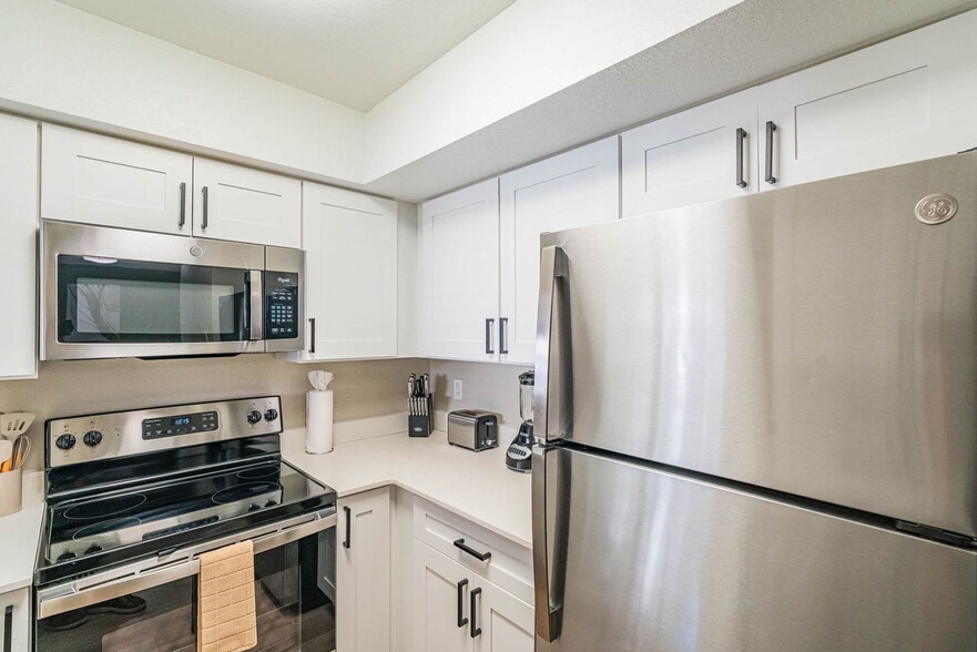 Building Photo - 8550 E McDowell Rd