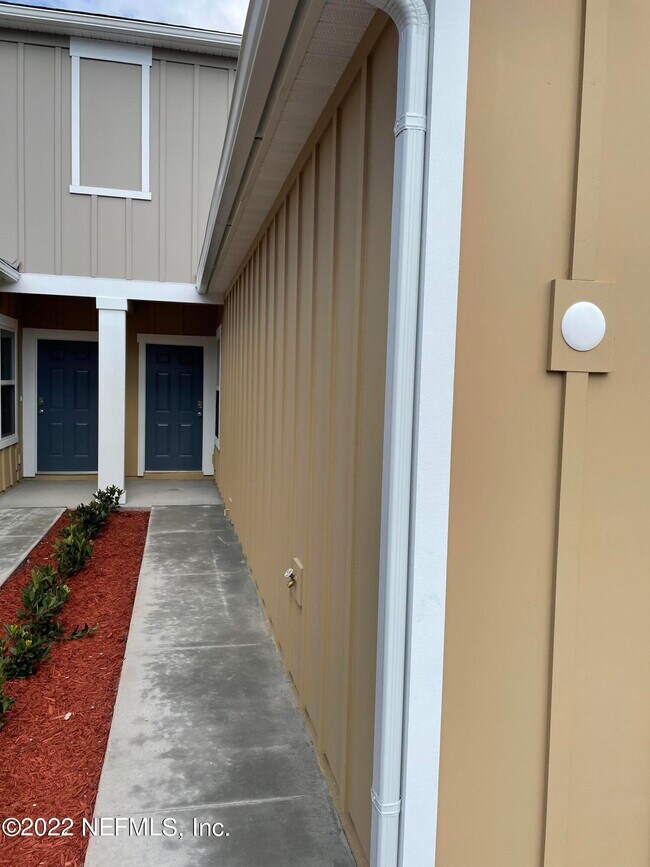 Building Photo - 9571 Star Dr