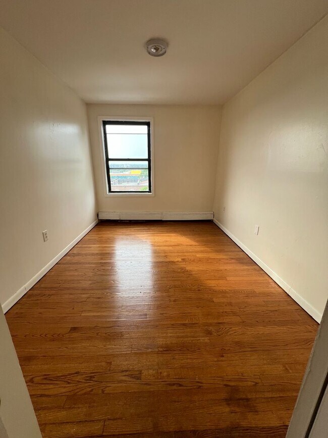 Building Photo - 185 Palisade Ave